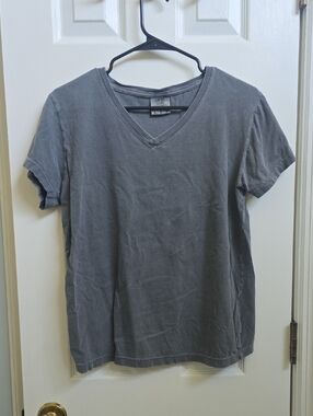 Gray V-Neck Short Sleeve Shirt